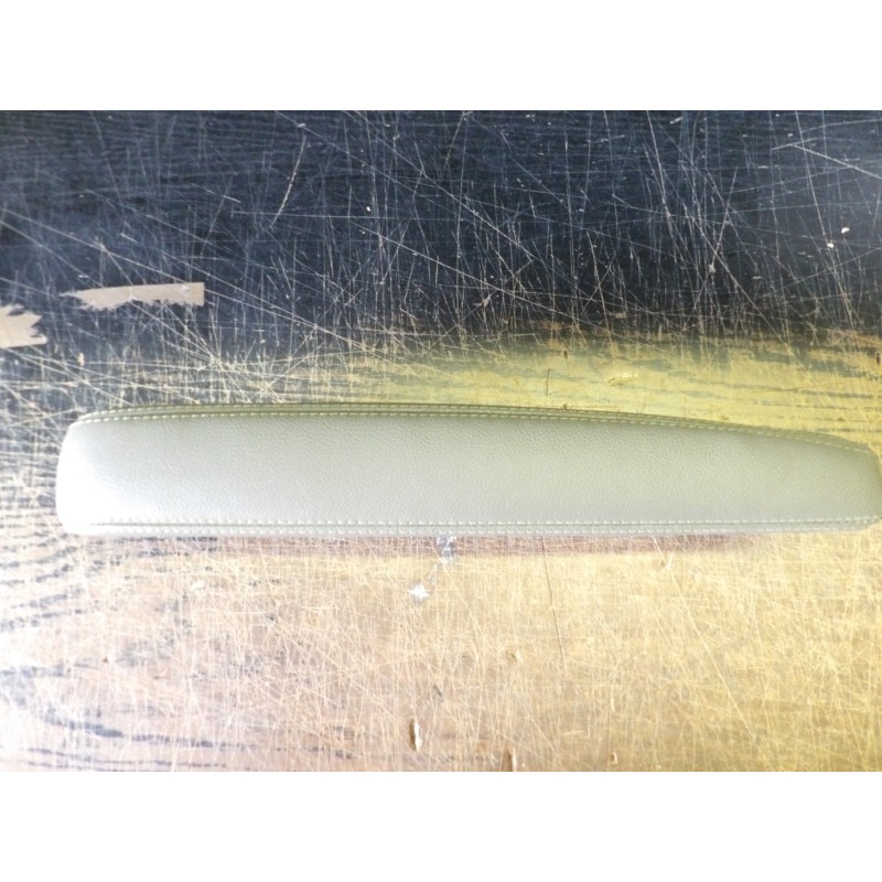 Accoudoir Avant Droit intérieur DK TUNDRA Monté jusqu'en 2008