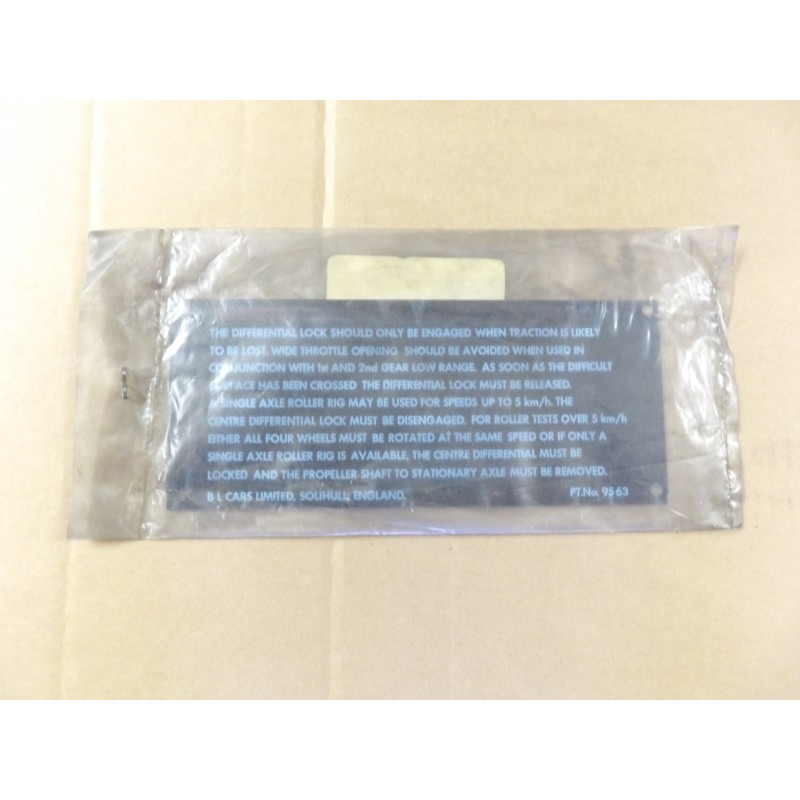 Plaque d'Instruction au Centre du Tableau de Bord