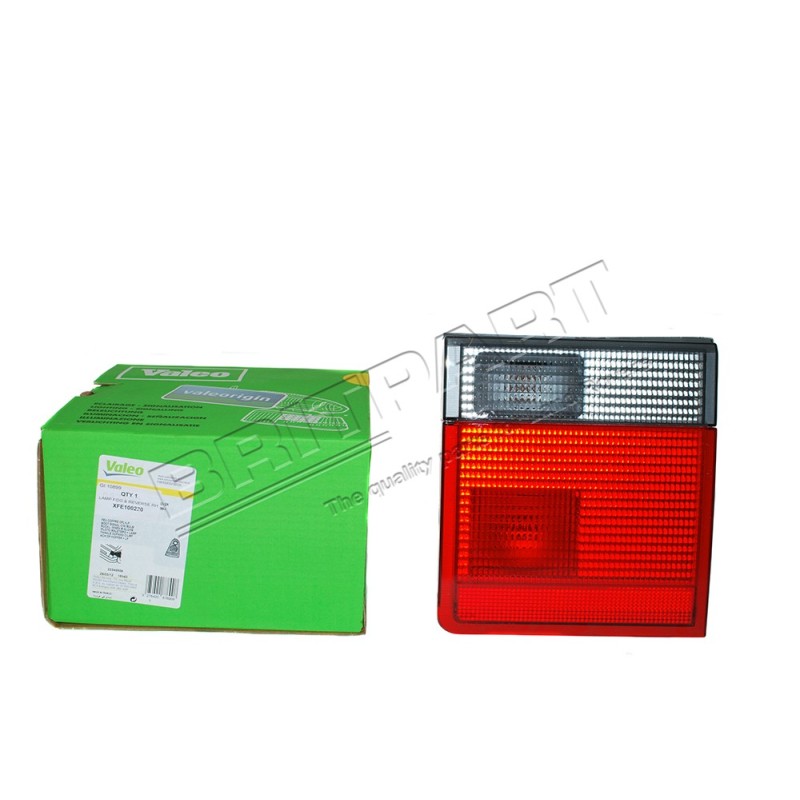 Feu Arrière Droit Blanc placé sur le Hayon Monté à partir de 2000